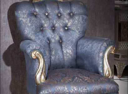 Ein fabelhafter klassischer himmelfarbener Sessel für Ihr Wohnzimmer